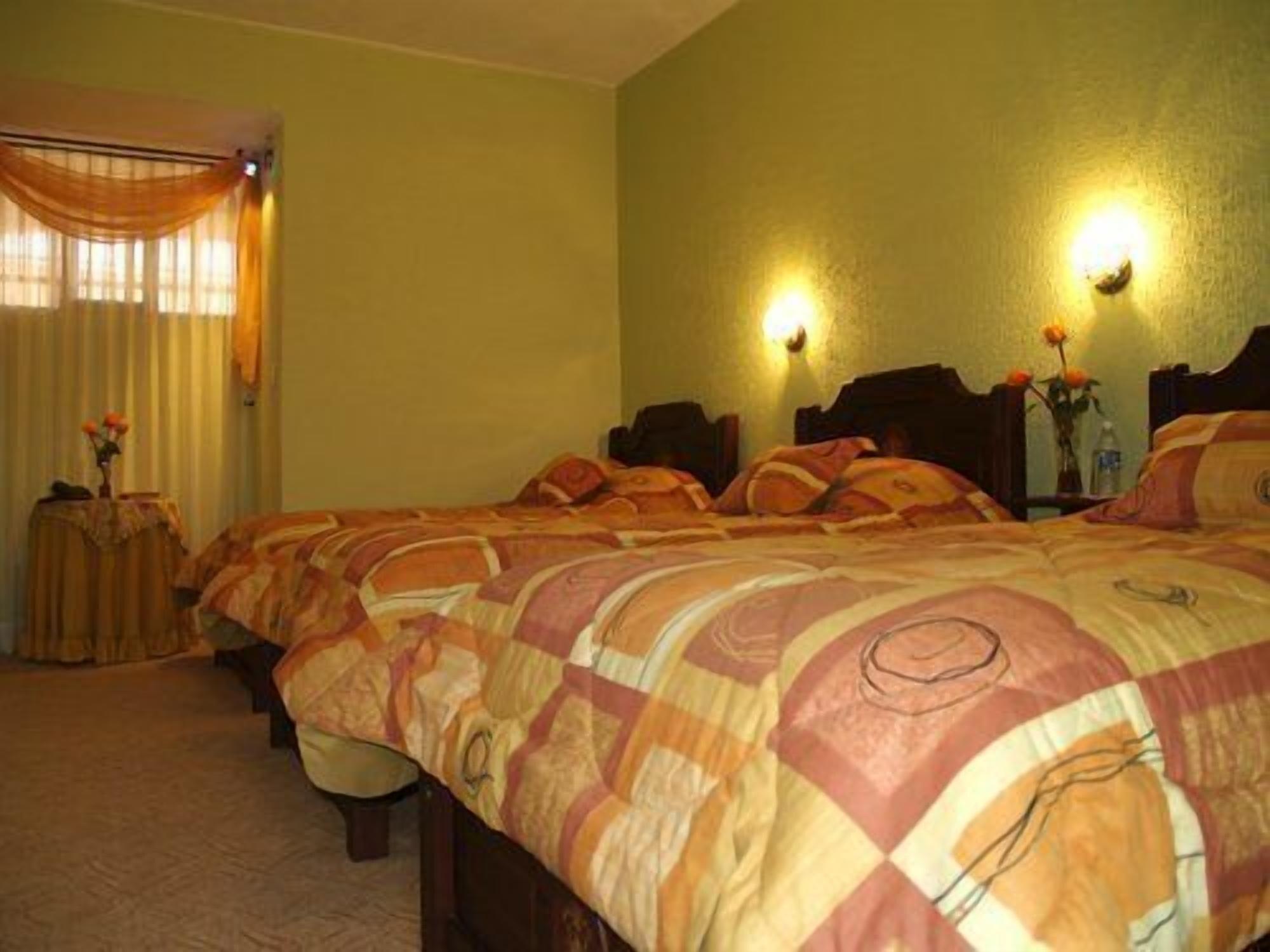 Hotel Catedral Quito Buitenkant foto