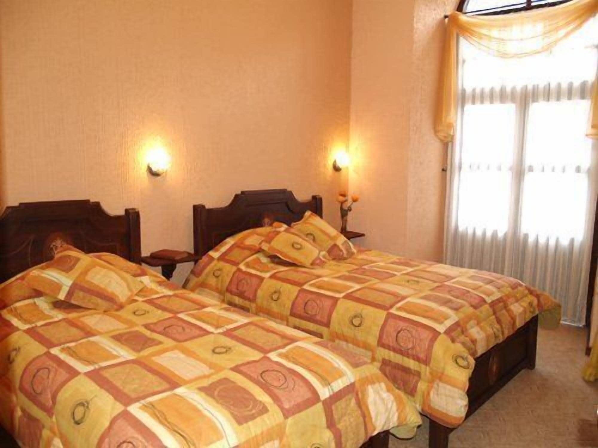 Hotel Catedral Quito Buitenkant foto