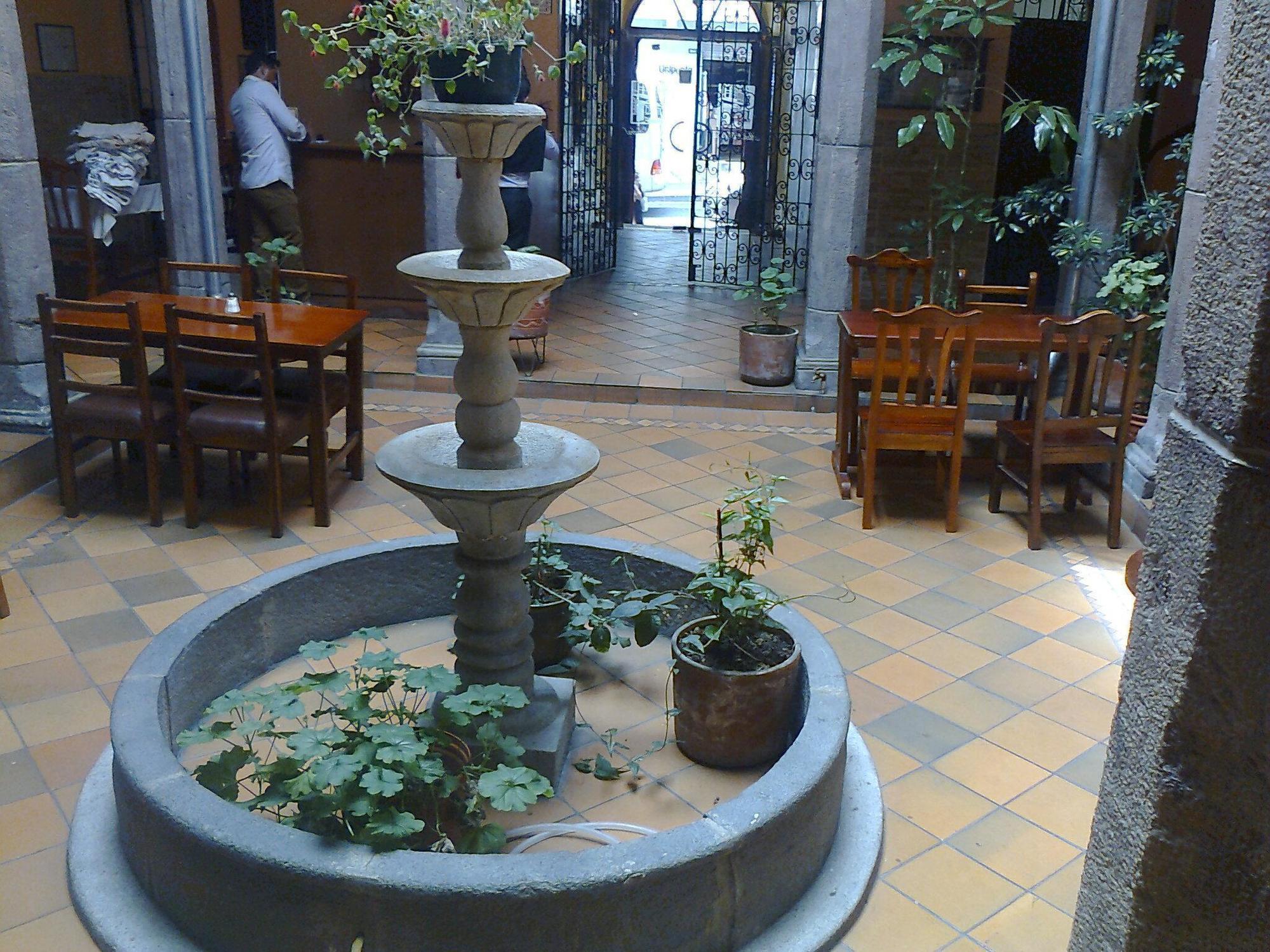 Hotel Catedral Quito Buitenkant foto