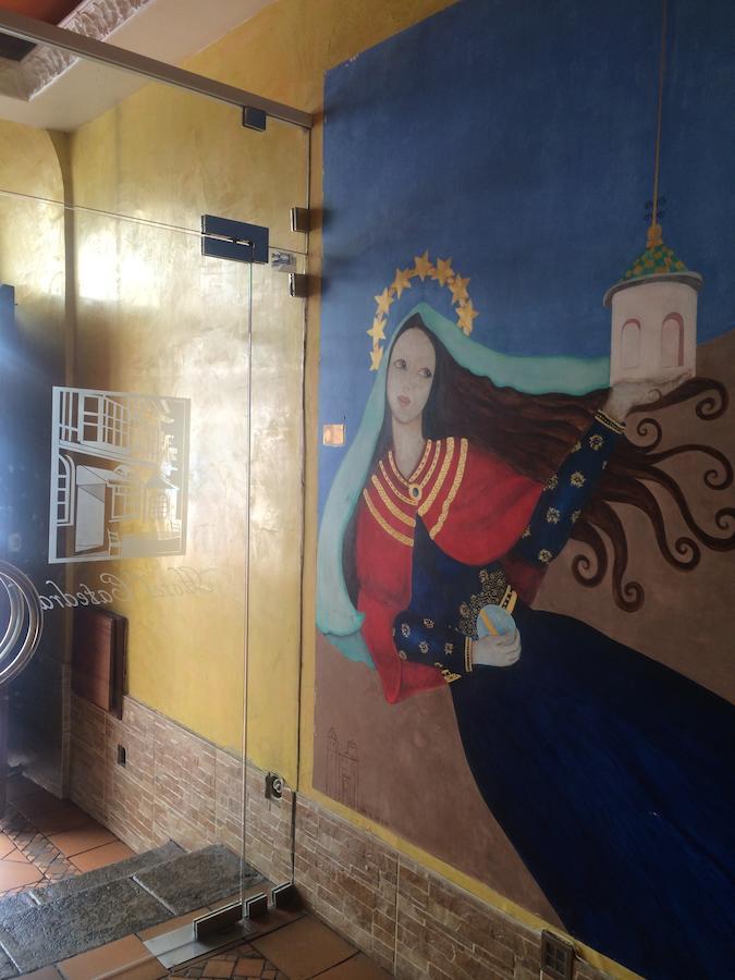 Hotel Catedral Quito Buitenkant foto