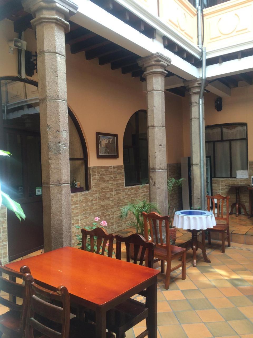 Hotel Catedral Quito Buitenkant foto